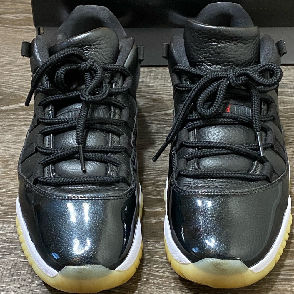 Nike Air Jordan XI low 72-10